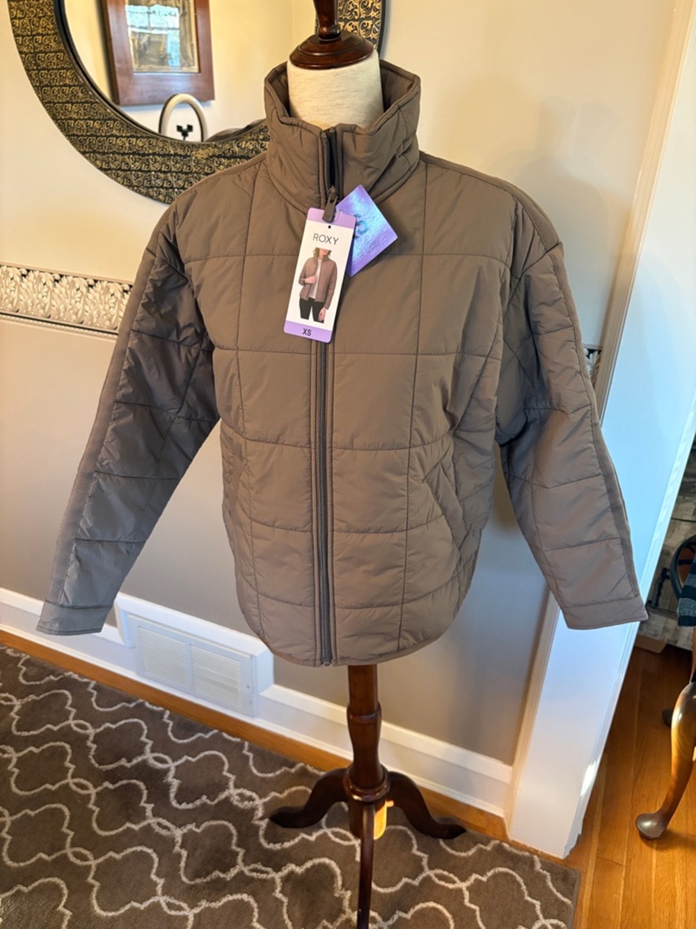 New Roxy Quilted Jacket in Taupe Brown XS great quality